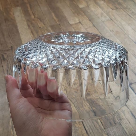 Glass Serving Bowl with Sun Design 8 1/2 Inches - Picture 7 of 8